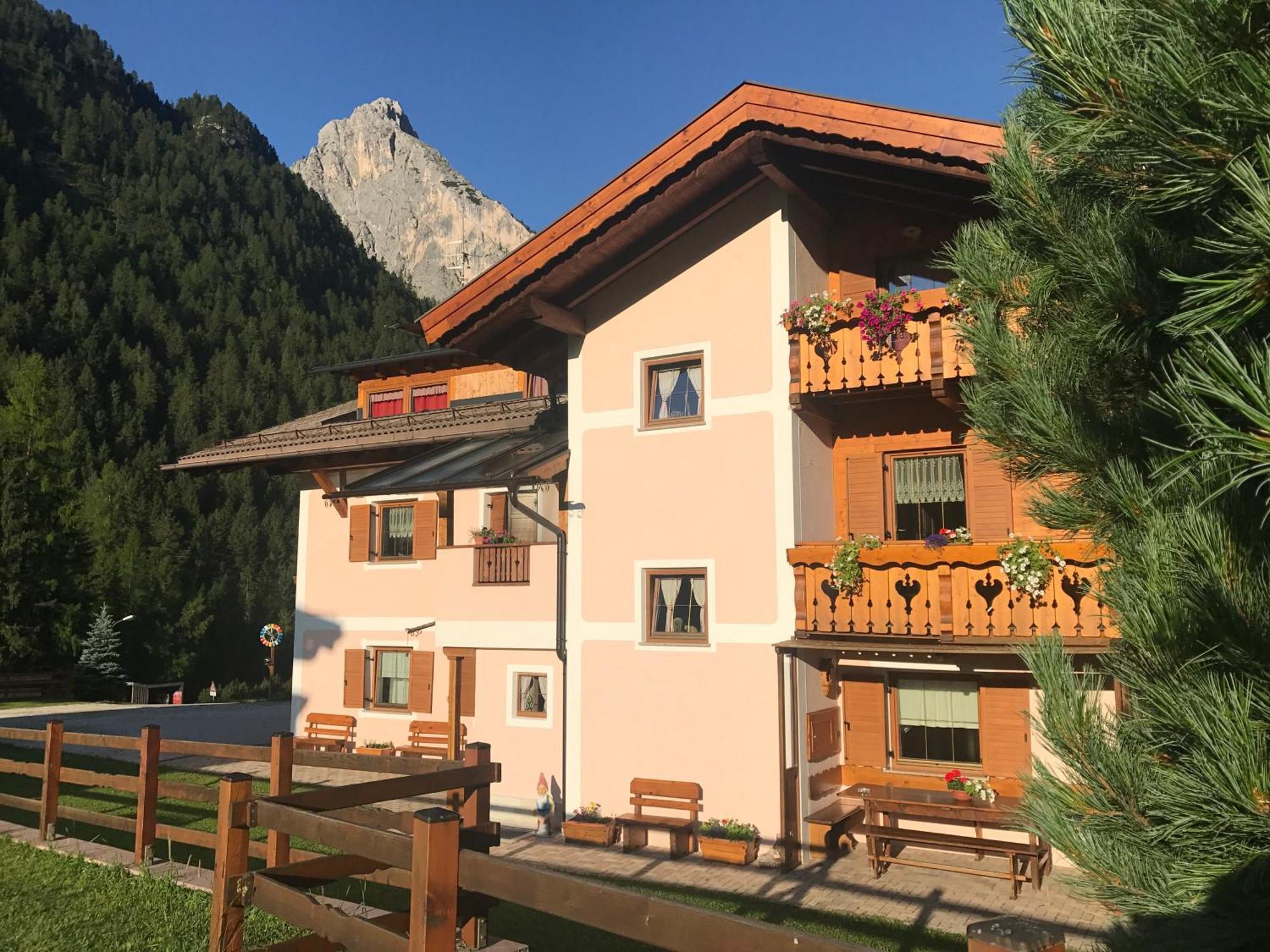 Apartament Cesa Mandi E Miky Canazei Zewnętrze zdjęcie